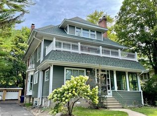 325 College Ave, Dekalb, IL 60115