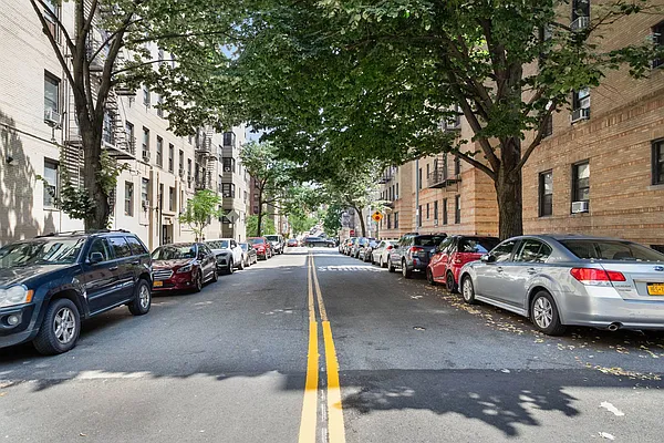 Rented by Compass | media 7