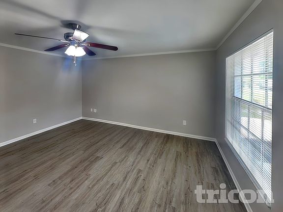 3rd image of 120 N Alderwood St