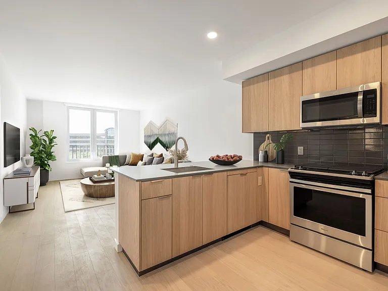 2025 Fulton Ave — Photo 7
