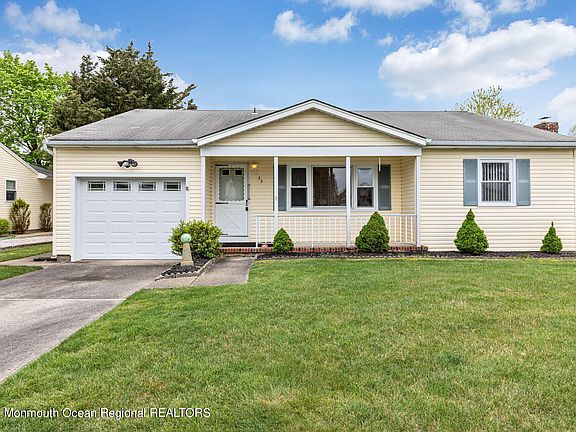 2nd image of 35 Norfolk Drive