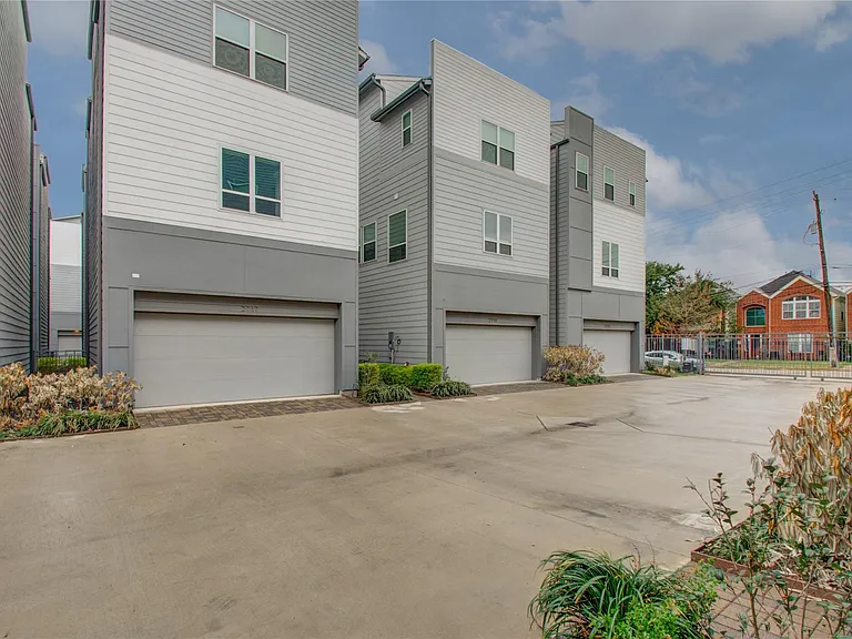 2717 Eado Grove Ln — Photo 27