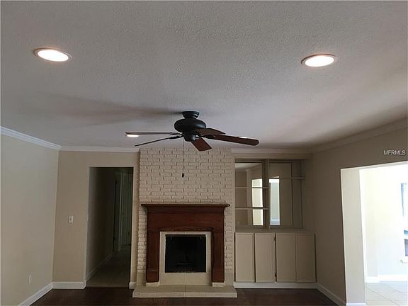3rd image of 400 N Sweetwater Blvd