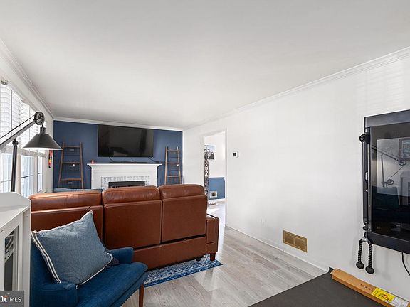 4th image of 1308 Fordham Ct