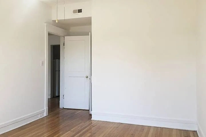 5237-5245 S. Kenwood Avenue — Photo 68