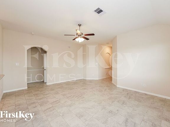 4th image of 15359 Elizabeth Dr