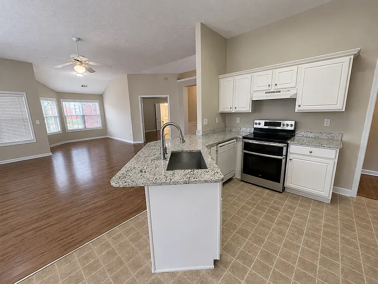 500 Liverpool Ct — Photo 25