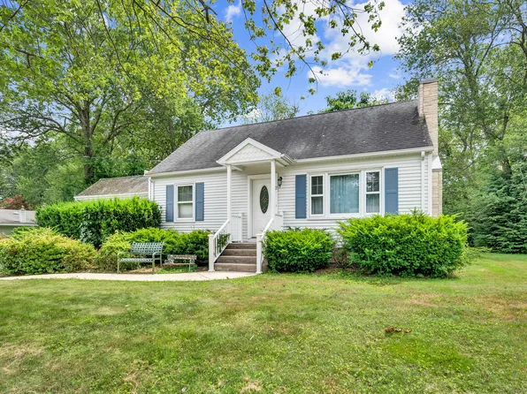 2 Maple Drive, Prospect, CT 06712