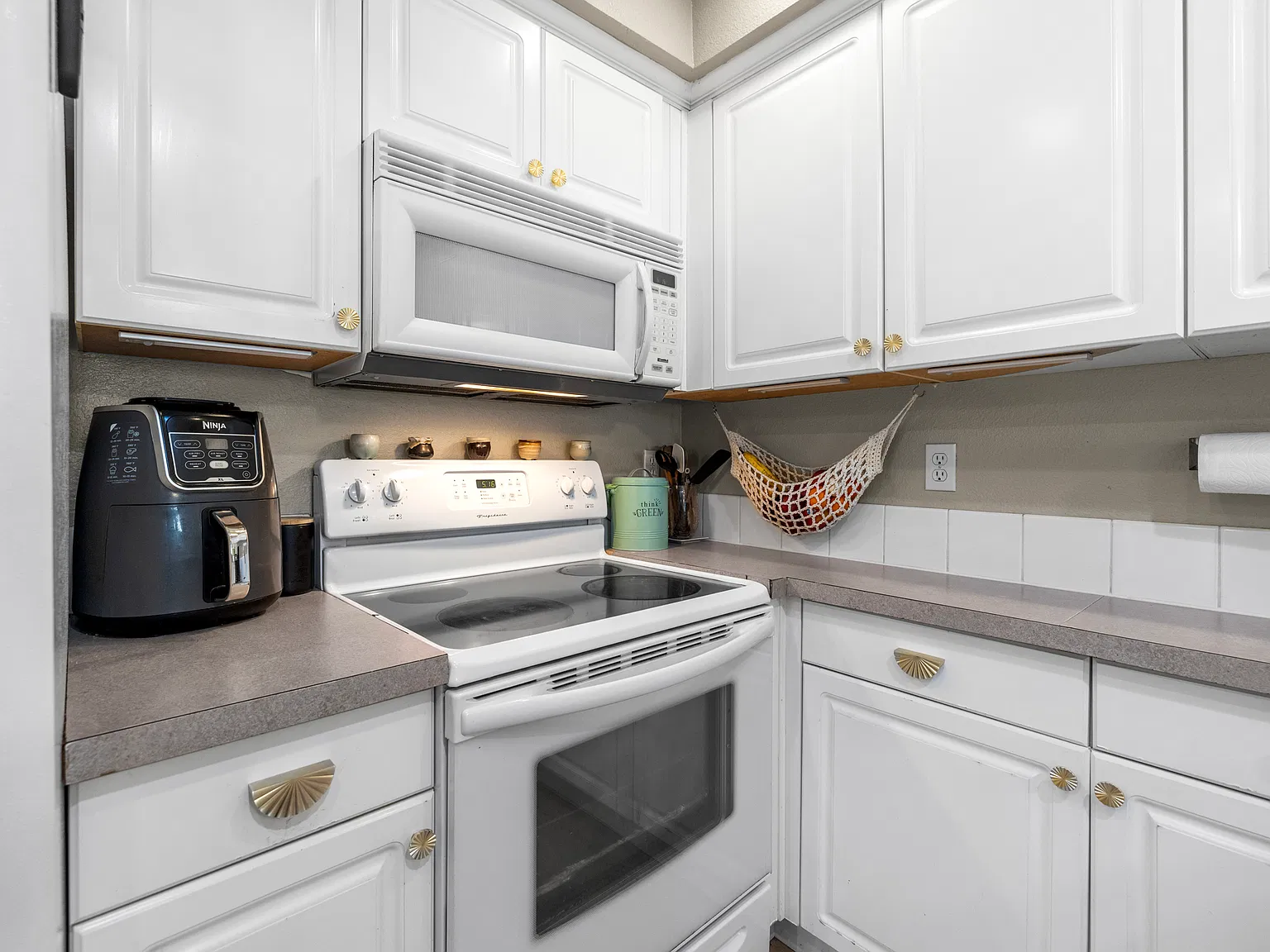 1 bed, 688 sqft, $2,050 — Photo 3