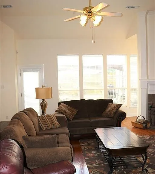 123 Hillcrest Dr — Photo 9