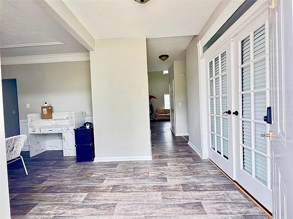 2nd image of 903 Milton Cir