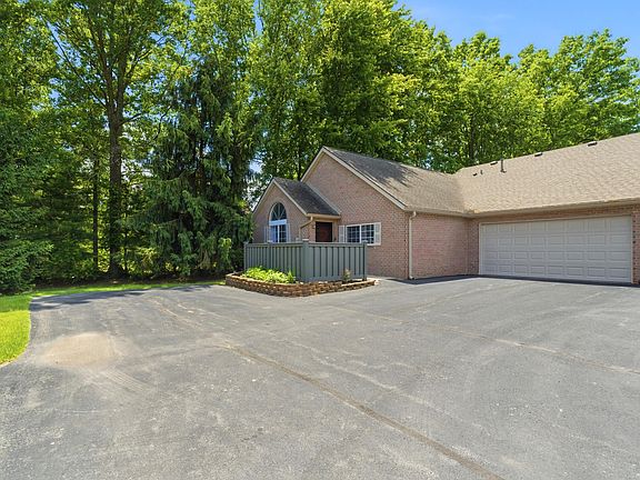 2nd image of 6069 Blendon Chase Dr #17