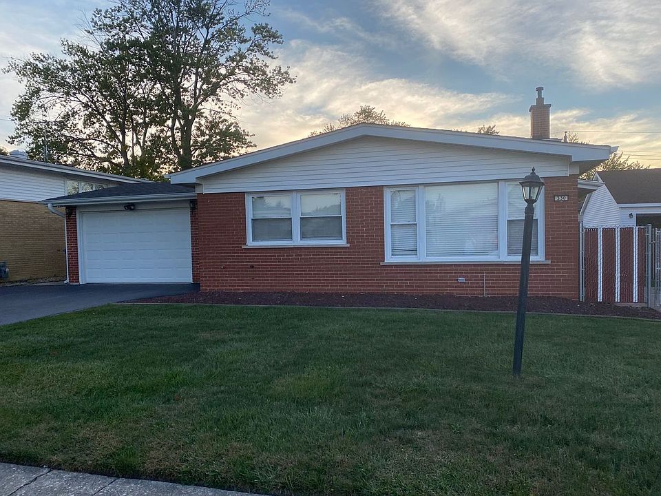 1st image of 330 N Arquilla Dr