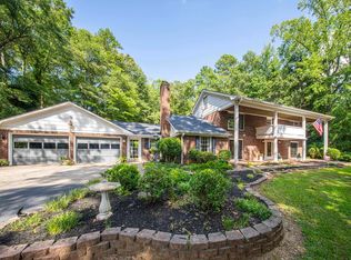 225 Walnut Hill Ln, Spartanburg, SC 29302