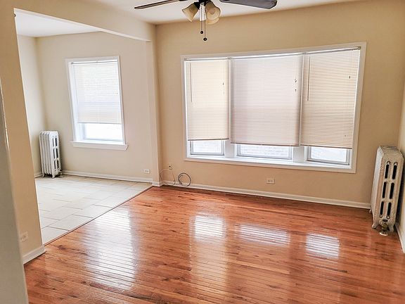2nd image of 4401 N Magnolia Ave #421