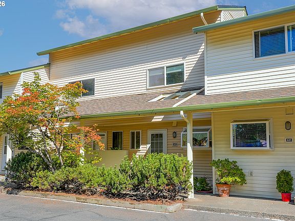 3rd image of 623 N Hayden Bay Dr