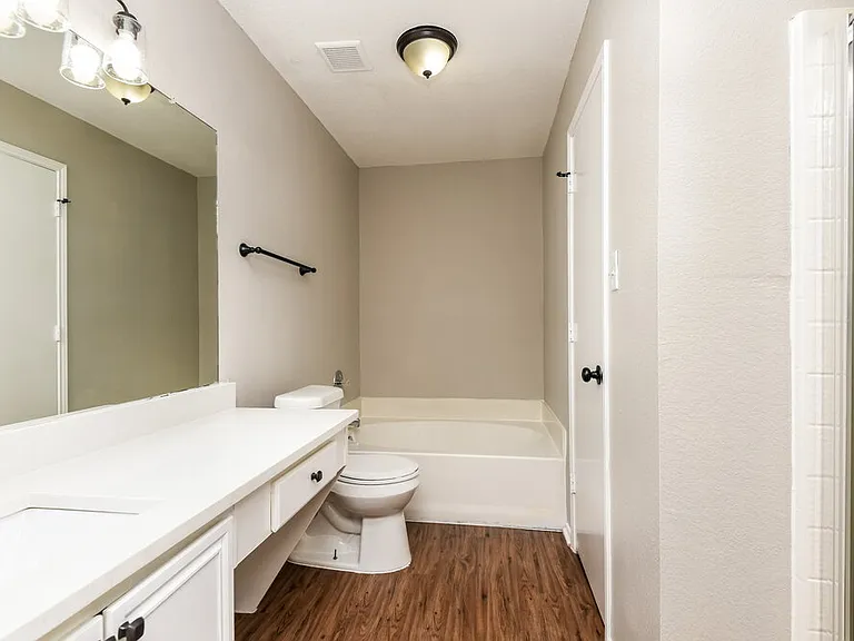 415 Faircrest Dr — Photo 12