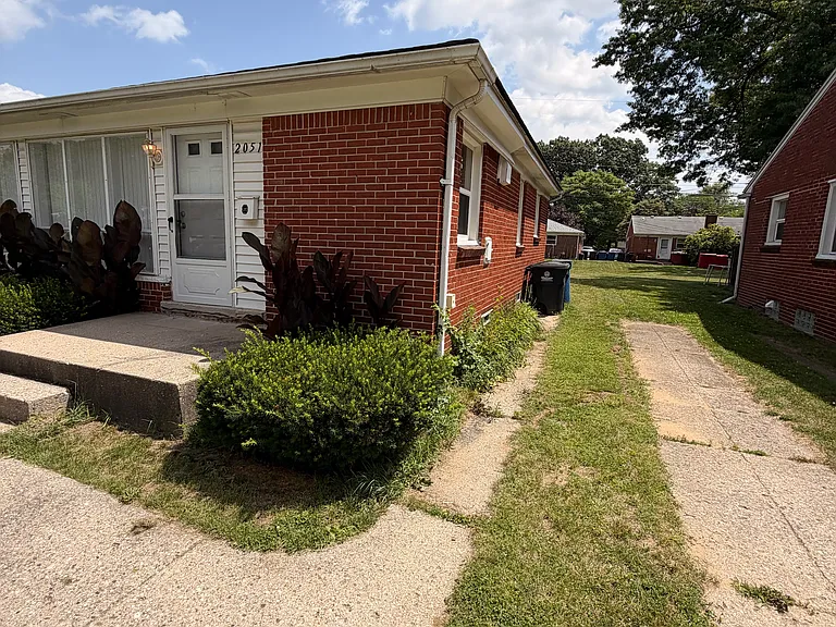 2051 Stieber St — Photo 6