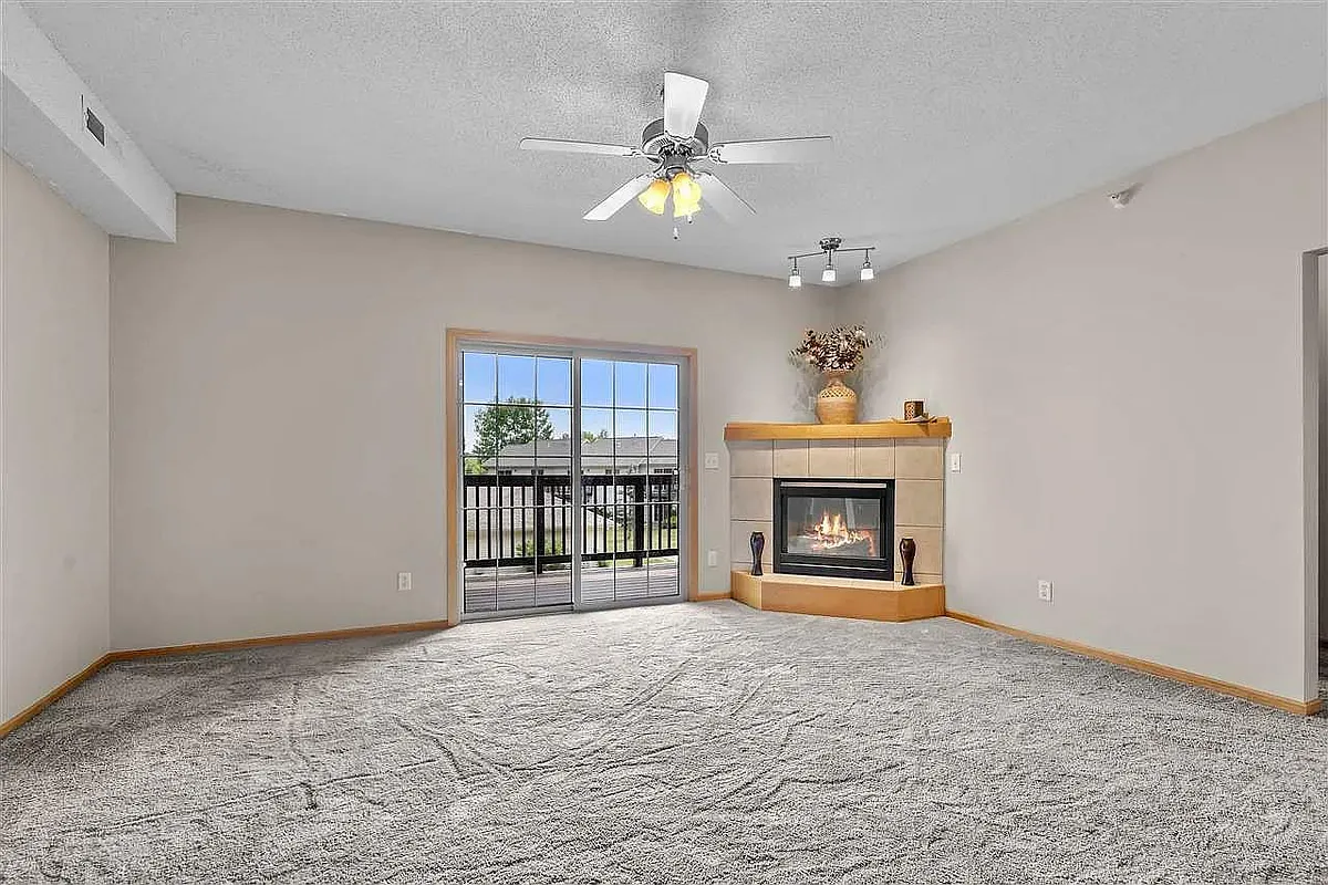 Building Photo - 835 Blue Sky Dr #201