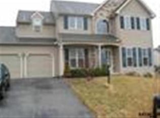 14 Stonewood Dr, York, PA 17407