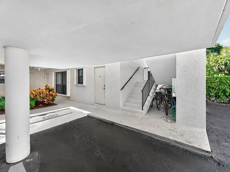 6 Concourse Dr #A — Photo 27