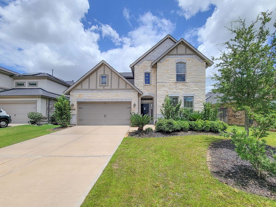 1st image of 28638 Monarch Cliffs Dr
