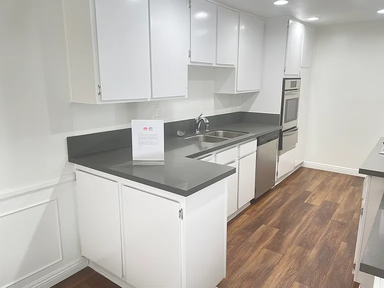 California Euclid Apartments — Photo 6