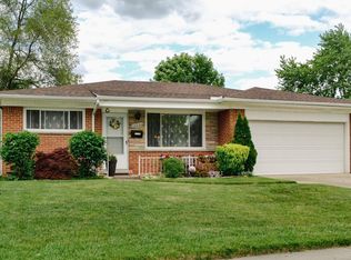 29264 Apolonia Dr, Warren, MI 48092