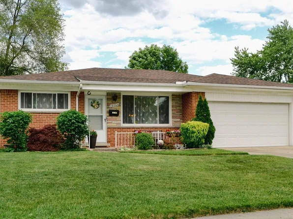 29264 Apolonia Dr, Warren, MI 48092