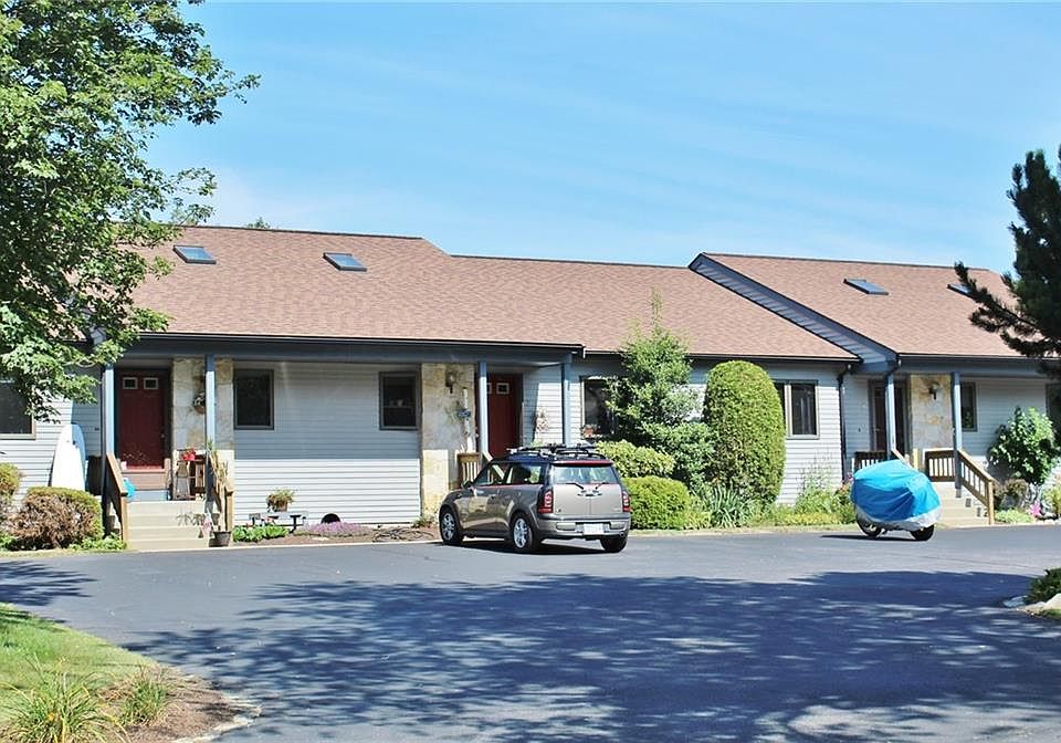 1st image of 30 Acorn Ct APT G2
