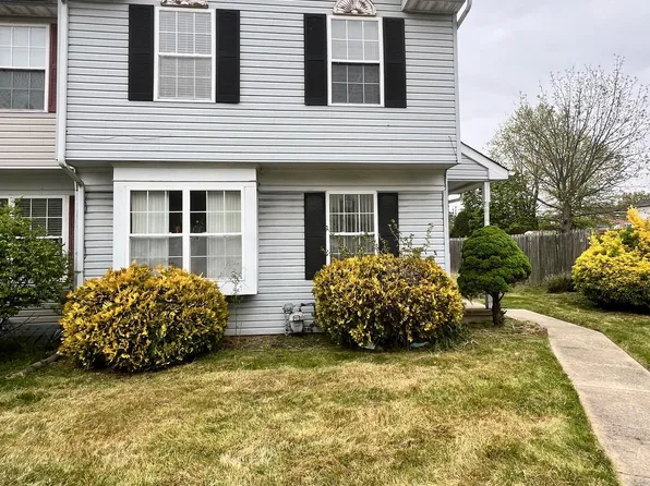 7 Richeson Dr, New Castle, DE 19720