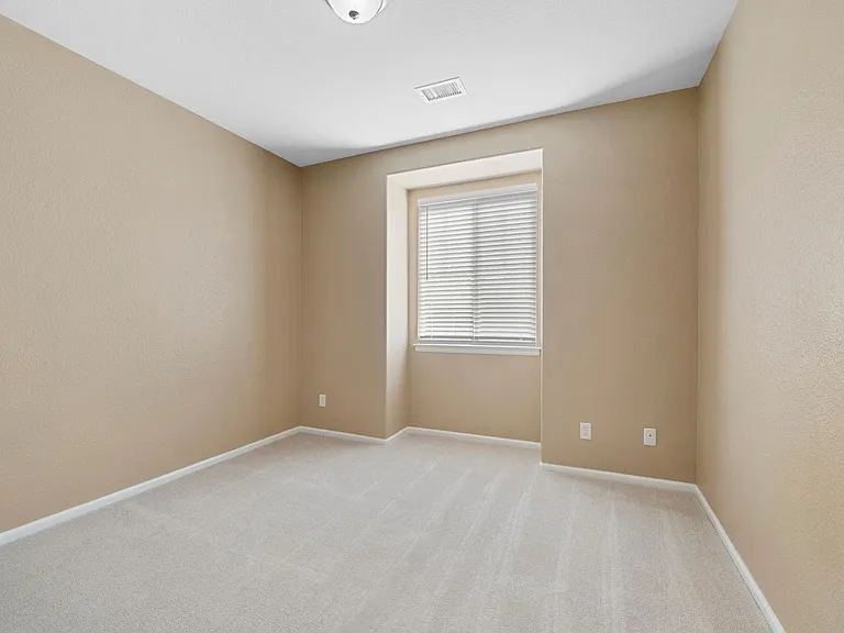 10573 Parkington Ln — Photo 18