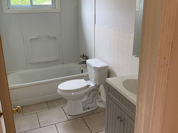 5th image of 2300 Beck Dr