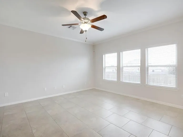 528 Rancho Verde Dr — Photo 3