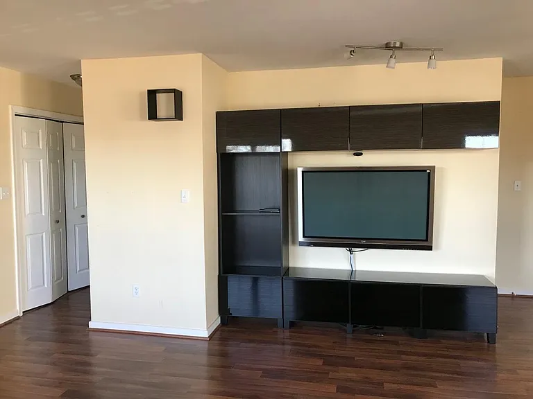 2508 Porter St — Photo 9