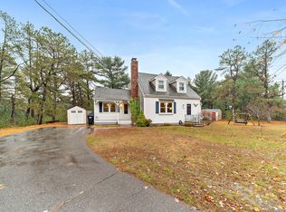 241 Charge Pond Rd, Wareham, MA 02571