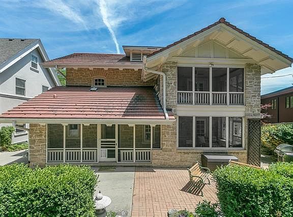 5th image of 208 Lathrop Street