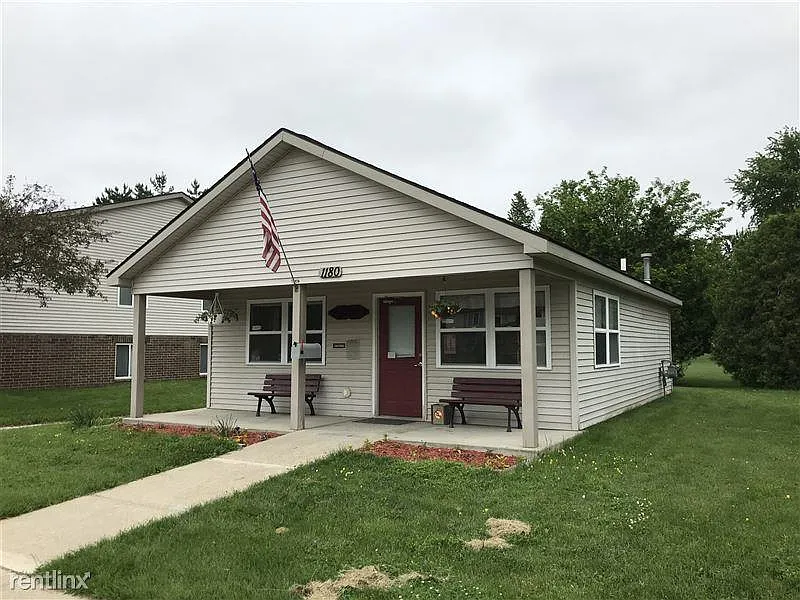 1180 Brentwood St #5afb8c414 photo 1