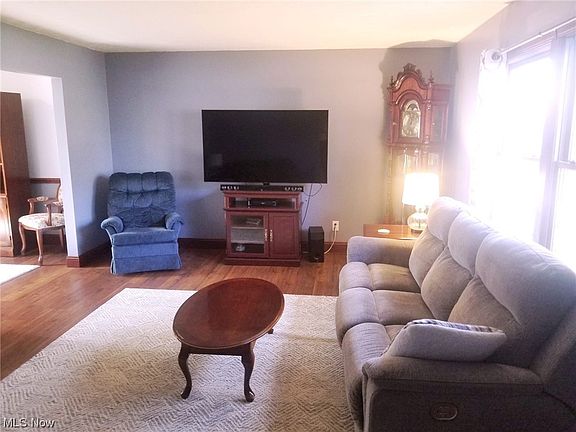 2nd image of 1068 Beechwood Dr