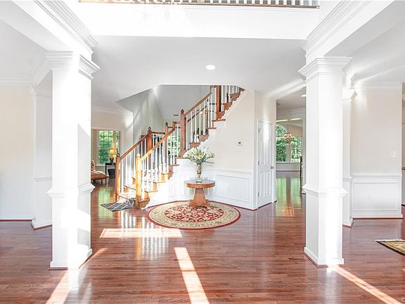 3rd image of 3204 Lavecchia Way
