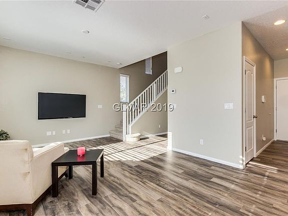 4th image of 644 Forest Peak St