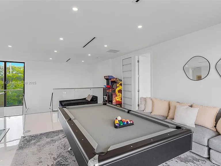 5420 SW 72nd Ave — Photo 29