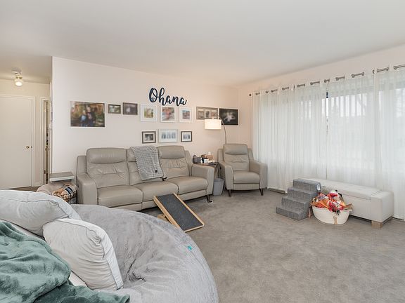 5th image of 1321 Balmoral Ave