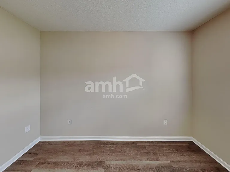 37 Trumpco Dr — Photo 11
