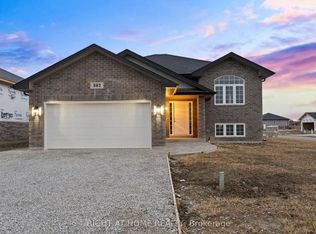 382 Mulberry Ln, Lakeshore, ON N8L1A9