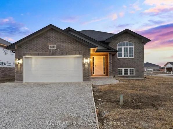 382 Mulberry Ln, Lakeshore, ON N8L 1A9