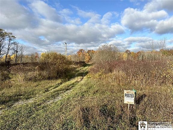 3rd image of 433 Hall Rd #4