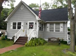 17 Lafayette Ave, Mastic, NY 11950