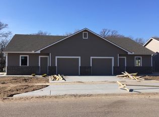 5586 S Victoria Ct, Wichita, KS 67216