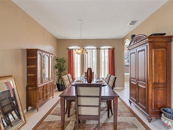 2nd image of 2827 Sand Arbor Cir